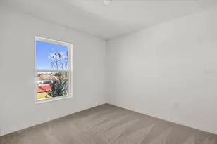 568 Mahogany Wy, Dundee, FL 33838 - Photo 9