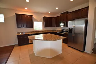 708 Lake Tarpon Way, Groveland, FL 34736 - Photo 3