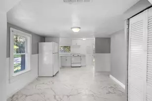 322 S Maple Ave, Sanford, FL 32771 - Photo 9