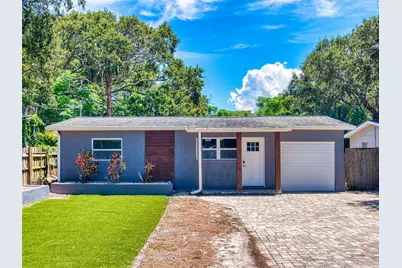 811 E 10th Avenue, New Smyrna Beach, FL 32169 - Photo 1