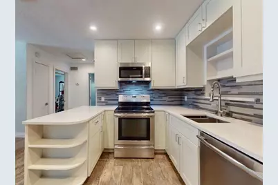 811 E 10th Avenue, New Smyrna Beach, FL 32169 - Photo 11