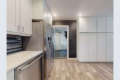 811 E 10th Avenue, New Smyrna Beach, FL 32169 - Photo 15