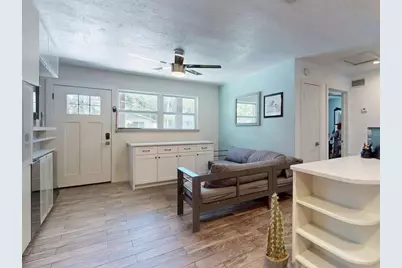 811 E 10th Avenue, New Smyrna Beach, FL 32169 - Photo 3