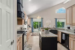 8040 St Andrews Cir, Orlando, FL 32835 - Photo 17