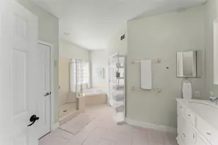 8040 St Andrews Cir, Orlando, FL 32835 - Photo 23