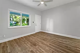 10512 51st Terrace N, Saint Petersburg, FL 33708 - Photo 5