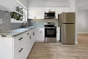 10512 51st Terrace N, Saint Petersburg, FL 33708 - Photo 7