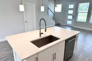 7121 Carrickbend Ln, Orlando, FL 32819 - Photo 5