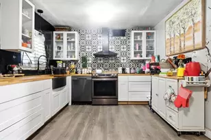 2425 Sandy Ln, Orlando, FL 32808 - Photo 9