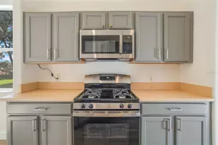 103 Crescent Moon Dr, Groveland, FL 34736 - Photo 9