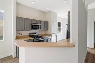 103 Crescent Moon Dr, Groveland, FL 34736 - Photo 3