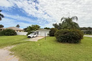 2231 Randolph Dr, Fort Myers, FL 33905 - Photo 5