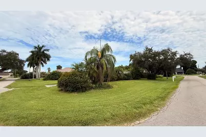 2231 Randolph Drive, Fort Myers, FL 33905 - Photo 3