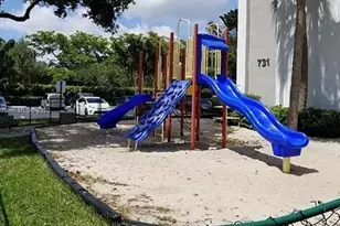 721 N Pine Island Rd, Plantation, FL 33324 - Photo 3