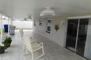 3801 Darlington Rd, Holiday, FL 34691 - Photo 15