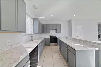 2725 Portchester Court, Kissimmee, FL 34744 - Photo 9