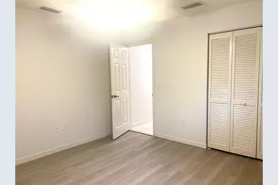 378 Roseling Circle, Venice, FL 34293 - Photo 5