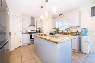 1040 Tawny Eagle Dr, Groveland, FL 34736 - Photo 13