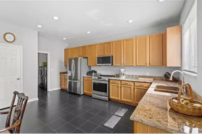 10048 Stratford Pointe Avenue, Orlando, FL 32832 - Photo 9