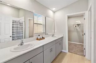 2441 Oakwood Ln, Davenport, FL 33837 - Photo 17