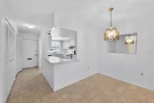 2560 Golf Course Dr, Sarasota, FL 34234 - Photo 9