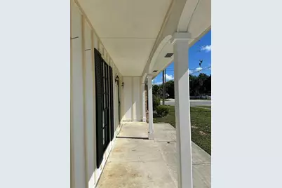 820 E Orange Ave, Eustis, FL 32726 - Photo 17