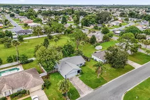 203 Larkspur Ct, Kissimmee, FL 34743 - Photo 3