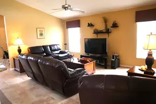 364 Lockbreeze Dr, Davenport, FL 33897 - Photo 13