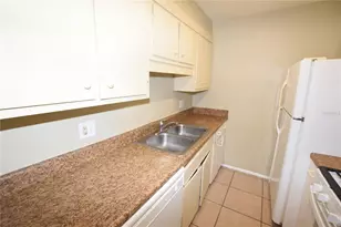 3213 Split Willow Dr, Orlando, FL 32808 - Photo 9