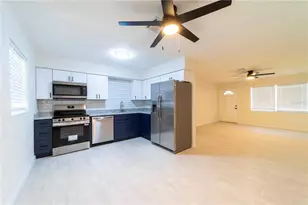 745 E Jackson Ave, Mount Dora, FL 32757 - Photo 5