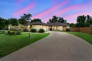 1051 Matterhorn St, Deltona, FL 32725 - Photo 1