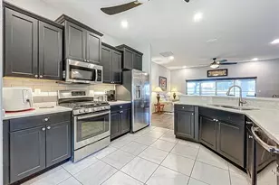 27327 Roanoke Dr, Leesburg, FL 34748 - Photo 3