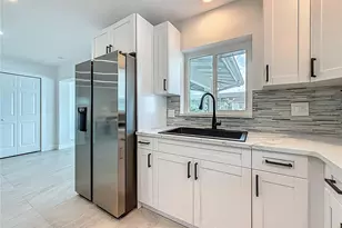 572 Baywood Dr N, Dunedin, FL 34698 - Photo 21