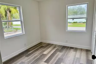 781 58th Ave NE, Saint Petersburg, FL 33703 - Photo 17