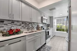 2950 Silver Ridge Dr, Orlando, FL 32818 - Photo 7