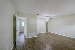 5214 Montague Pl, Orlando, FL 32808 - Photo 9