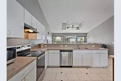 975 Avis Lane, Deltona, FL 32738 - Photo 7