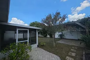 6908 Waterbrook Ct, Gibsonton, FL 33534 - Photo 13