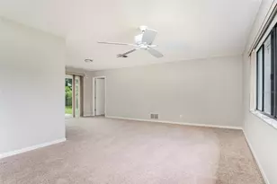 25 Fillmore Ln, Palm Coast, FL 32137 - Photo 5