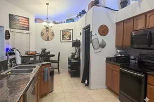 9057 Realstone Dr, Webster, FL 33597 - Photo 7