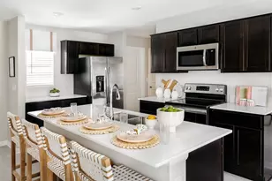 2015 Myrtle Pine St, Kissimmee, FL 34746 - Photo 5