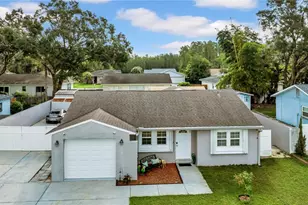 1352 Foxwood Dr, Lutz, FL 33549 - Photo 1