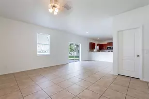 1706 Bonita Bluff Ct, Ruskin, FL 33570 - Photo 9