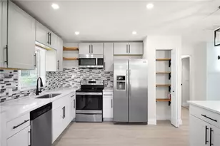 3445 40th St N, Saint Petersburg, FL 33713 - Photo 7