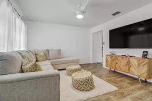4711 Forest Glen Dr, North Fort Myers, FL 33903 - Photo 3