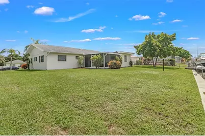 4711 Forest Glen Drive, North Fort Myers, FL 33903 - Photo 27