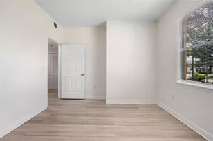 2528 Robert Trent Jones Dr, Orlando, FL 32835 - Photo 21