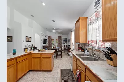 2080 Windcrest Lake Circle, Orlando, FL 32824 - Photo 9