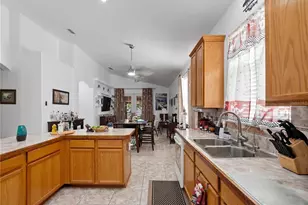 2080 Windcrest Lake Cir, Orlando, FL 32824 - Photo 9