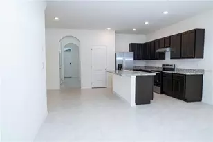 1389 Yellow Finch Dr, Davenport, FL 33837 - Photo 3